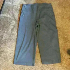Ruby Ribbon capri